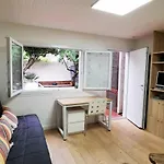 Nice - Charming Little House With Terrace